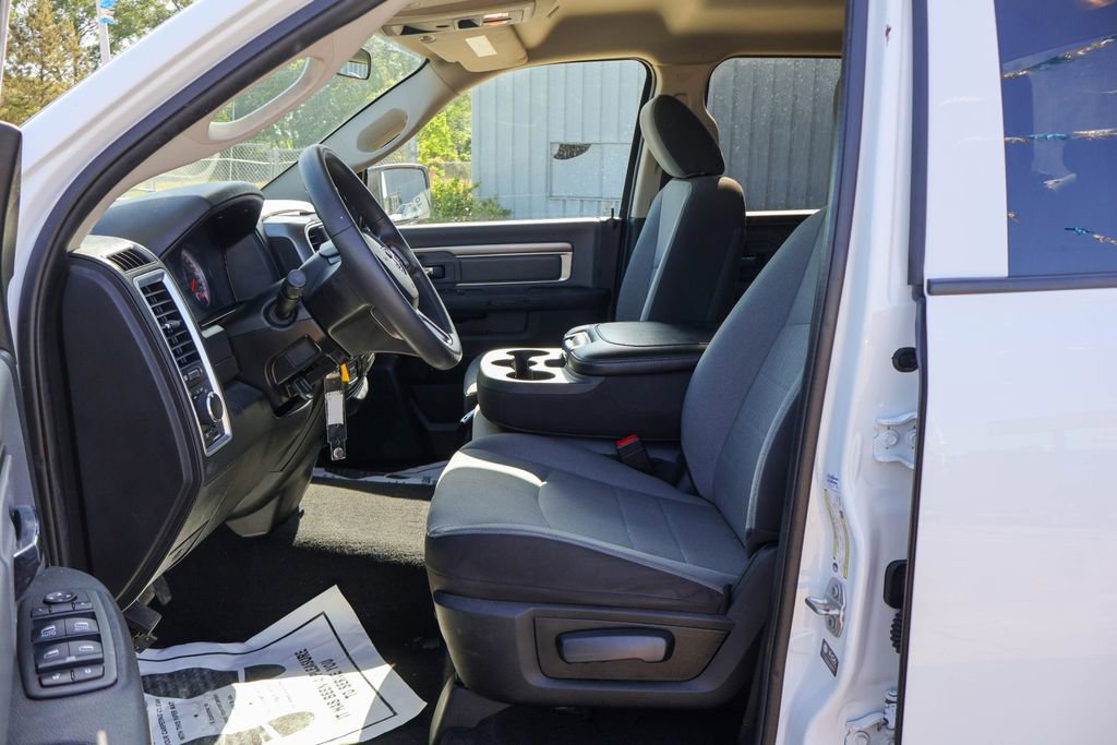 Used 2024 RAM 1500 Classic SLT AWD/4WD image 7