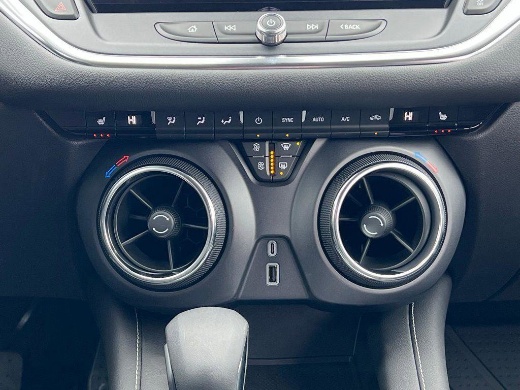 New 2025 Chevrolet Blazer LT w/ Midnight/Sport Edition image 18