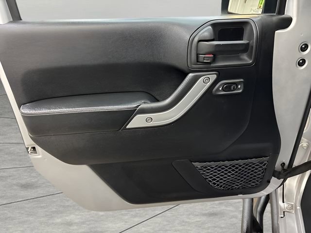 Used 2012 Jeep Wrangler Rubicon image 10