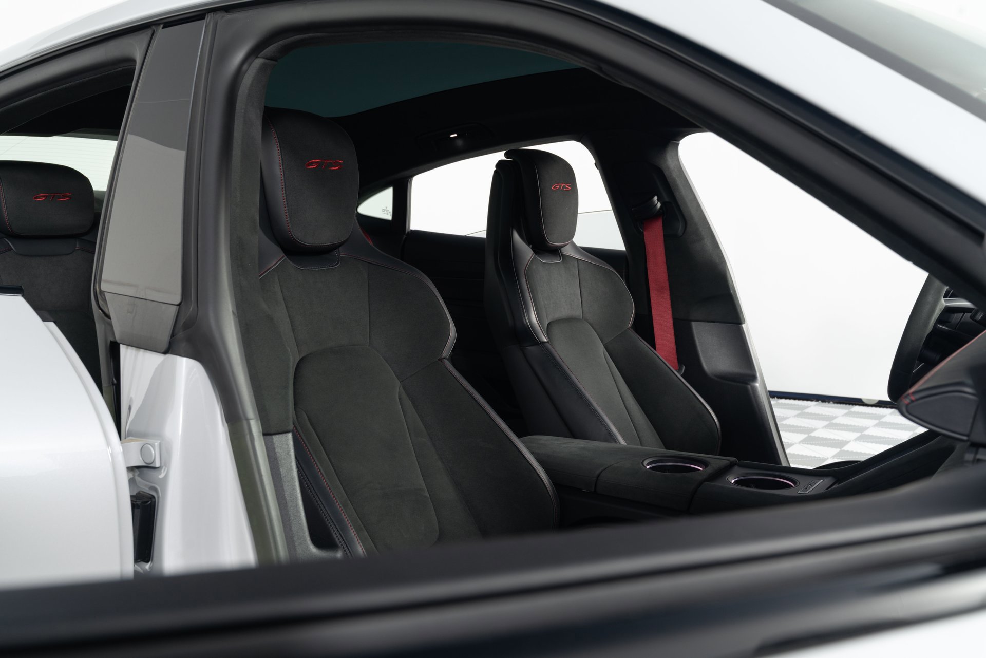 Used 2023 Porsche Taycan GTS AWD/4WD image 20