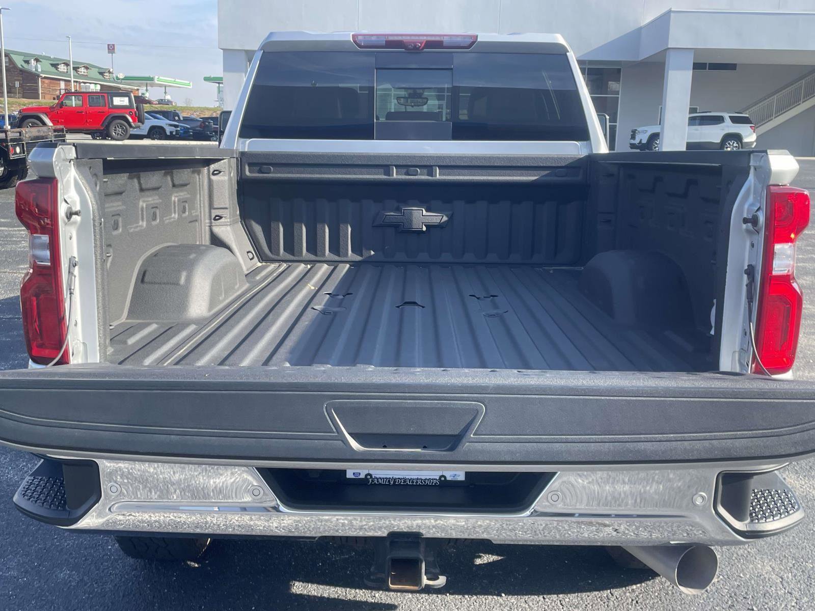 Certified 2022 Chevrolet Silverado 2500 LTZ w/ LTZ Plus Package AWD/4WD image 3