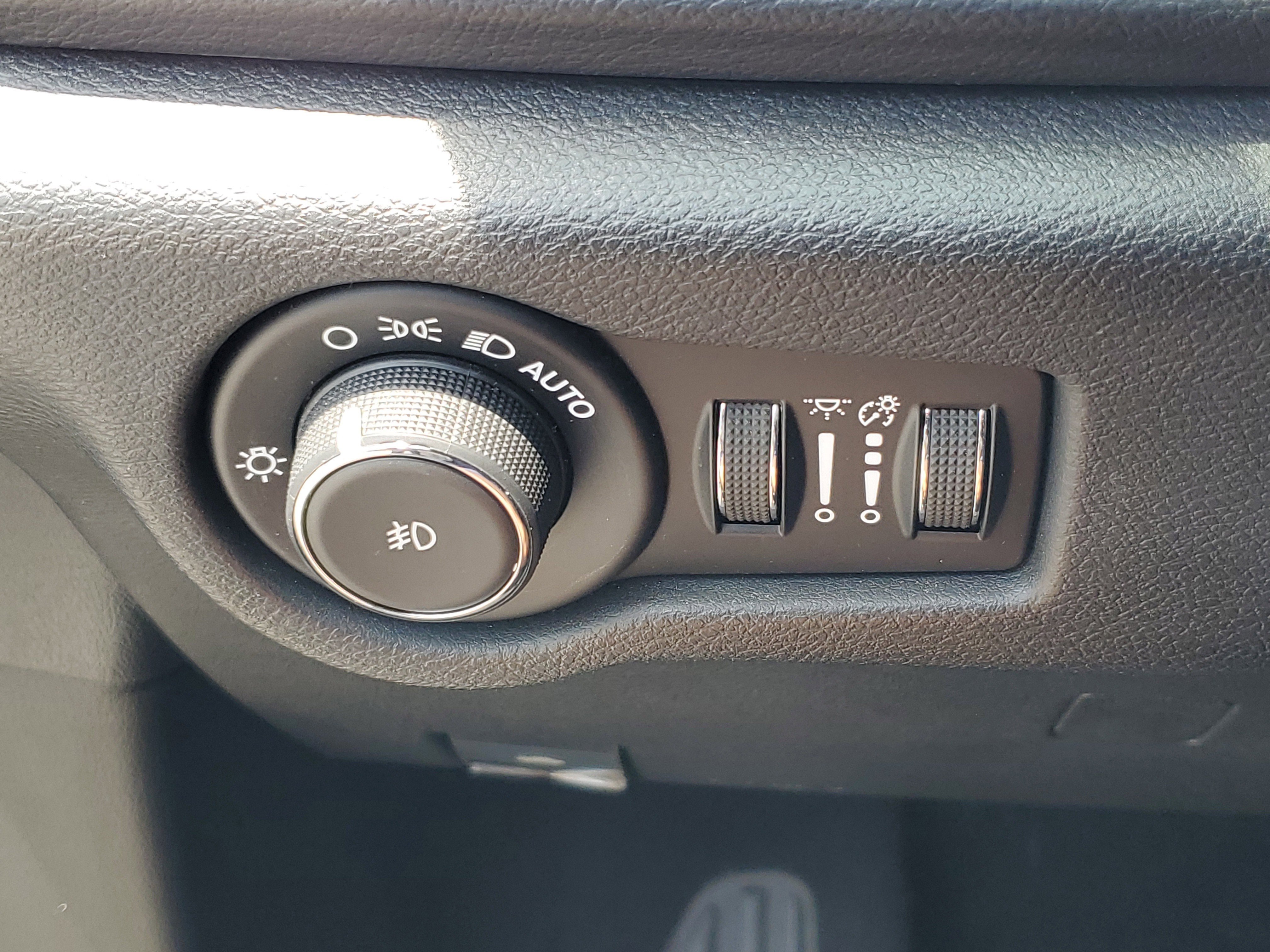 Used 2019 Chrysler Pacifica Touring-L w/ Premium Audio Group FWD image 26