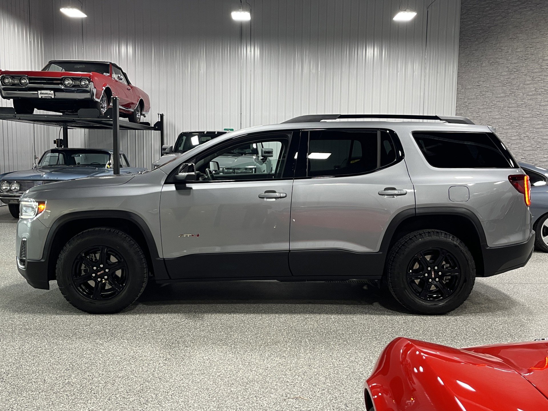 Used 2023 GMC Acadia AT4 w/ Trailering Package AWD/4WD image 2
