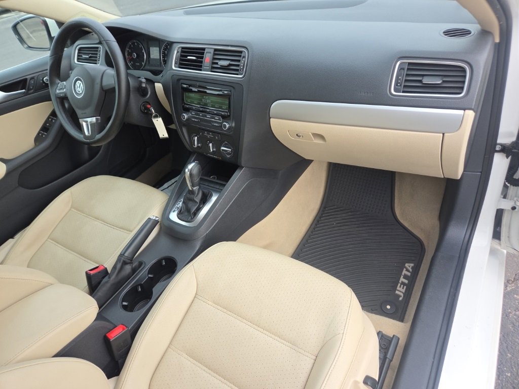Used 2013 Volkswagen Jetta SE image 18