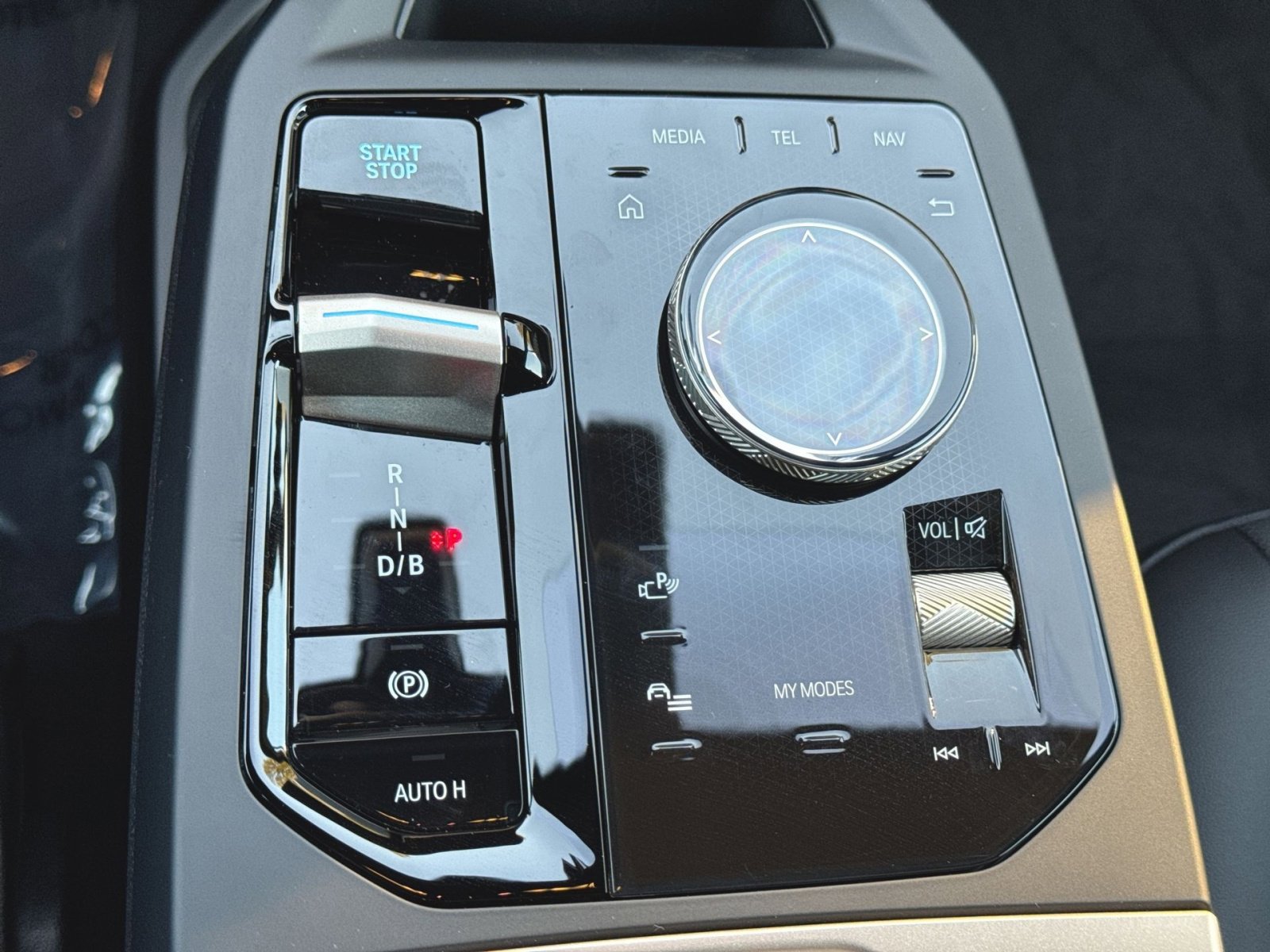 New 2026 BMW iX xDrive45 image 23