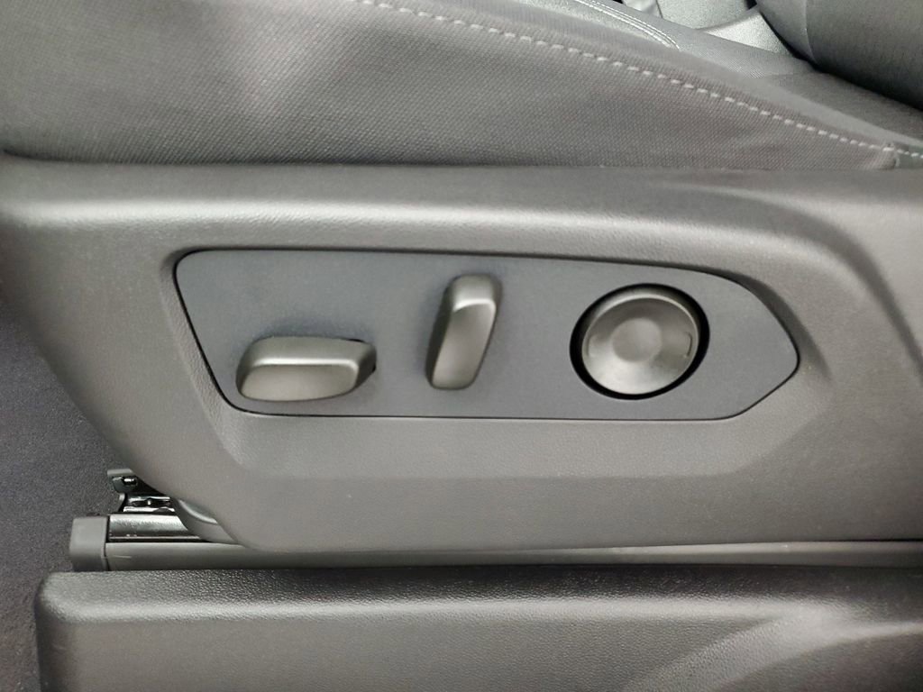 New 2026 Chevrolet Suburban LS image 28