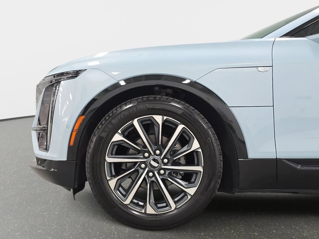 Used 2025 Cadillac Lyriq Sport RWD image 10