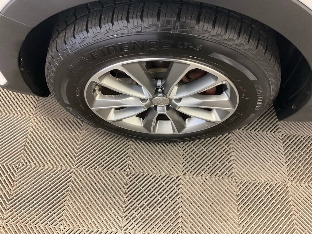 Used 2019 Hyundai Santa Fe XL SE FWD image 9