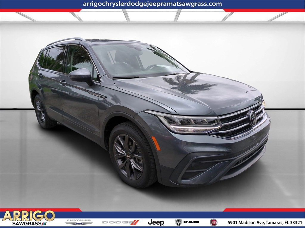 Used 2024 Volkswagen Tiguan SE w/ Panoramic Sunroof Package