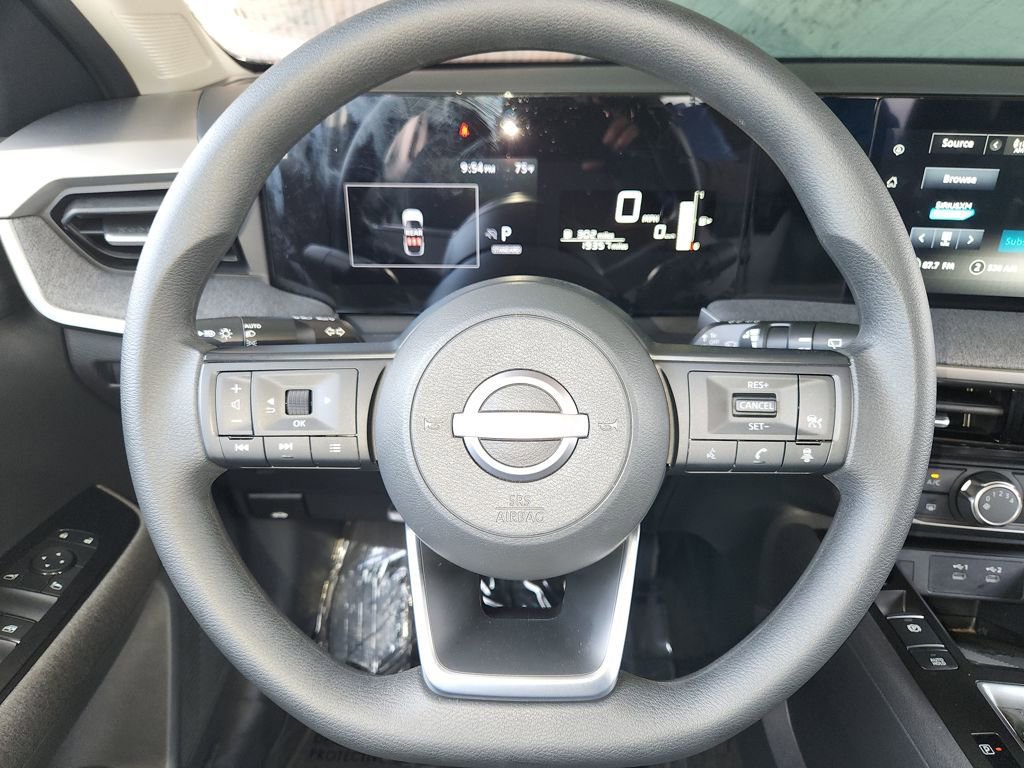 Used 2025 Nissan Kicks SV image 22