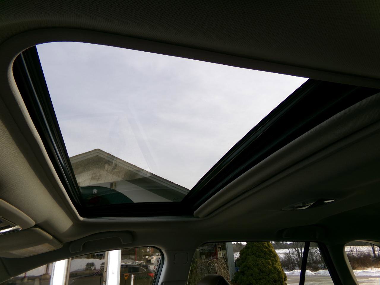 Used 2019 Subaru Outback 2.5i Touring image 19