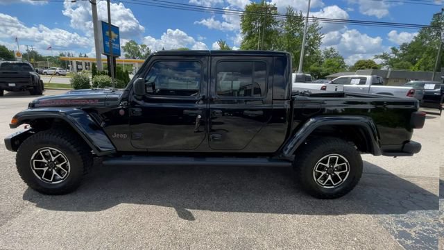 Used 2024 Jeep Gladiator Rubicon AWD/4WD image 7