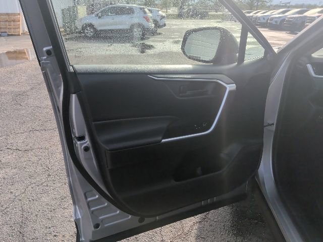 Used 2025 Toyota RAV4 LE image 13