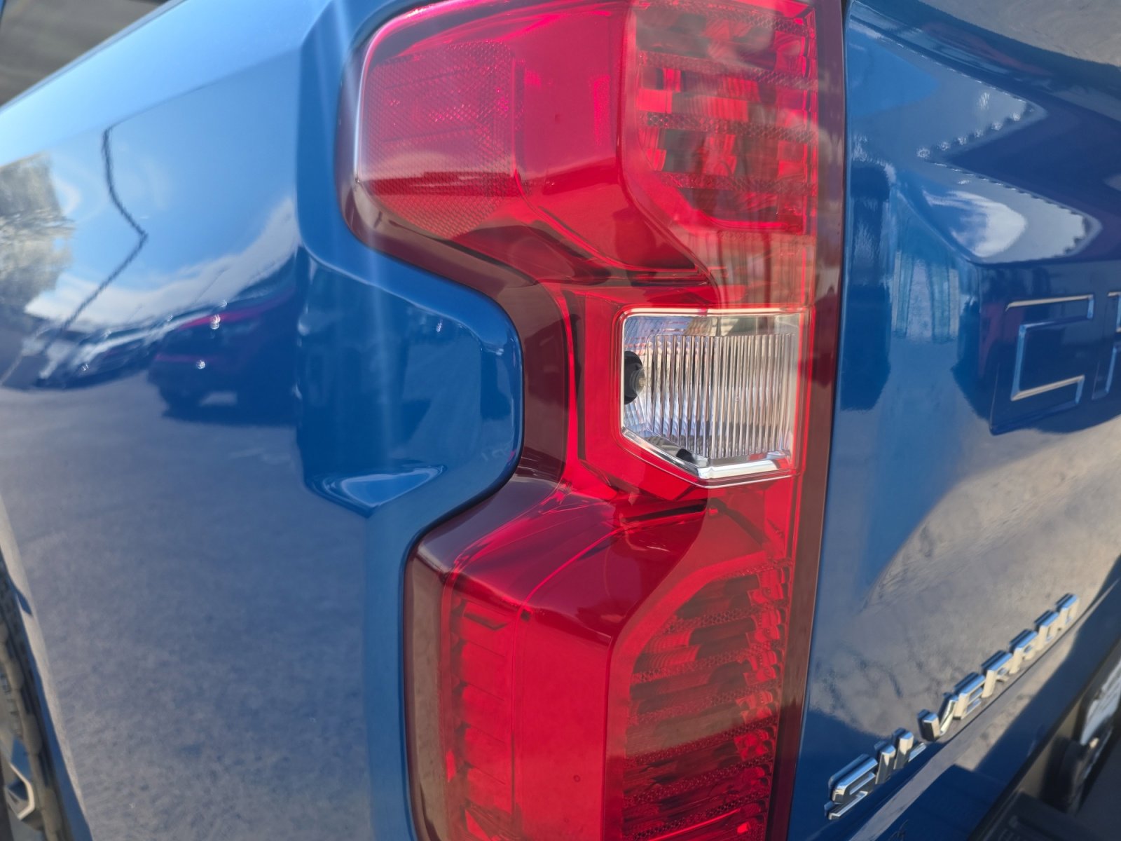 Used 2023 Chevrolet Silverado 1500 LT w/ Z71 Off-Road Package image 24