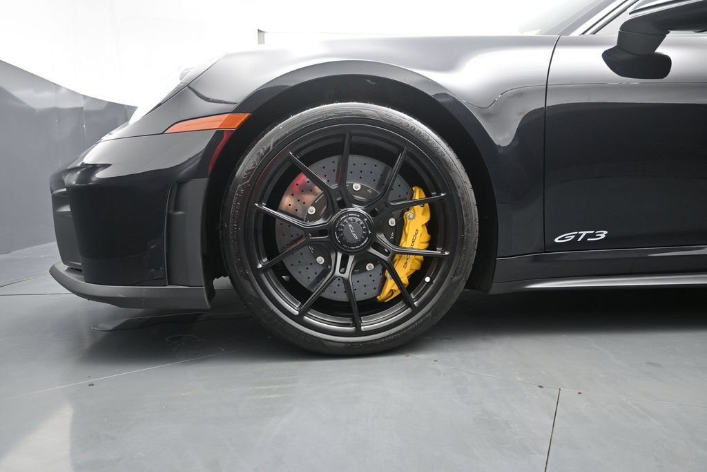 Certified 2026 Porsche 911 GT3 w/ Chrono Package RWD image 4