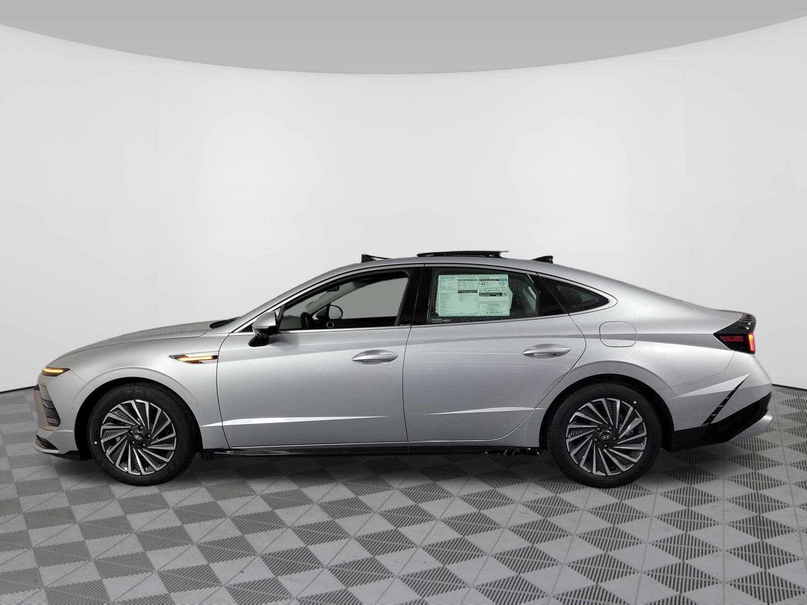 New 2025 Hyundai Sonata Limited image 39