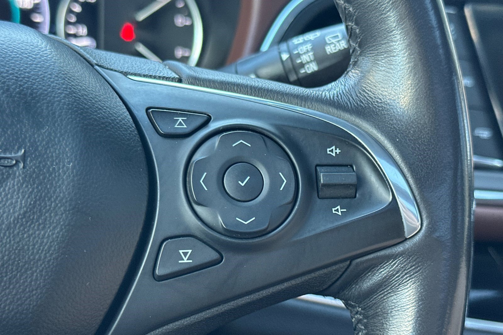 Used 2018 Buick Enclave Avenir w/ Avenir Technology Package image 34