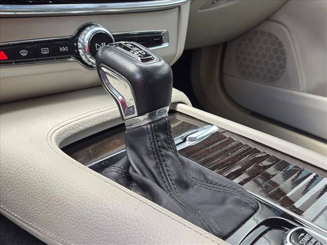 Used 2018 Volvo S90 T5 Momentum w/ Convenience Package FWD image 14