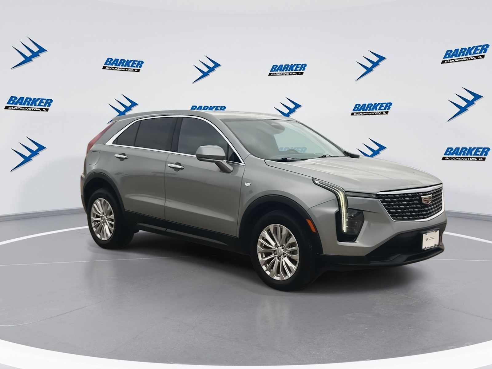 Certified 2024 Cadillac XT4 Luxury w/ Cold Weather Package image 2