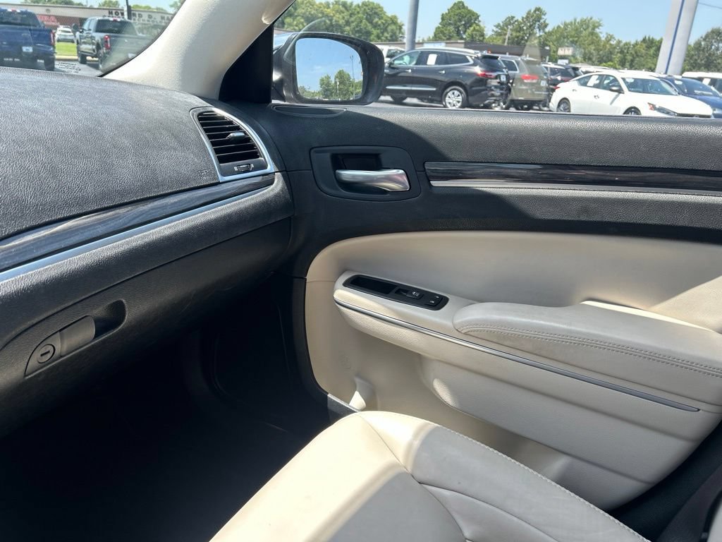 Used 2021 Chrysler 300 Touring L RWD image 14