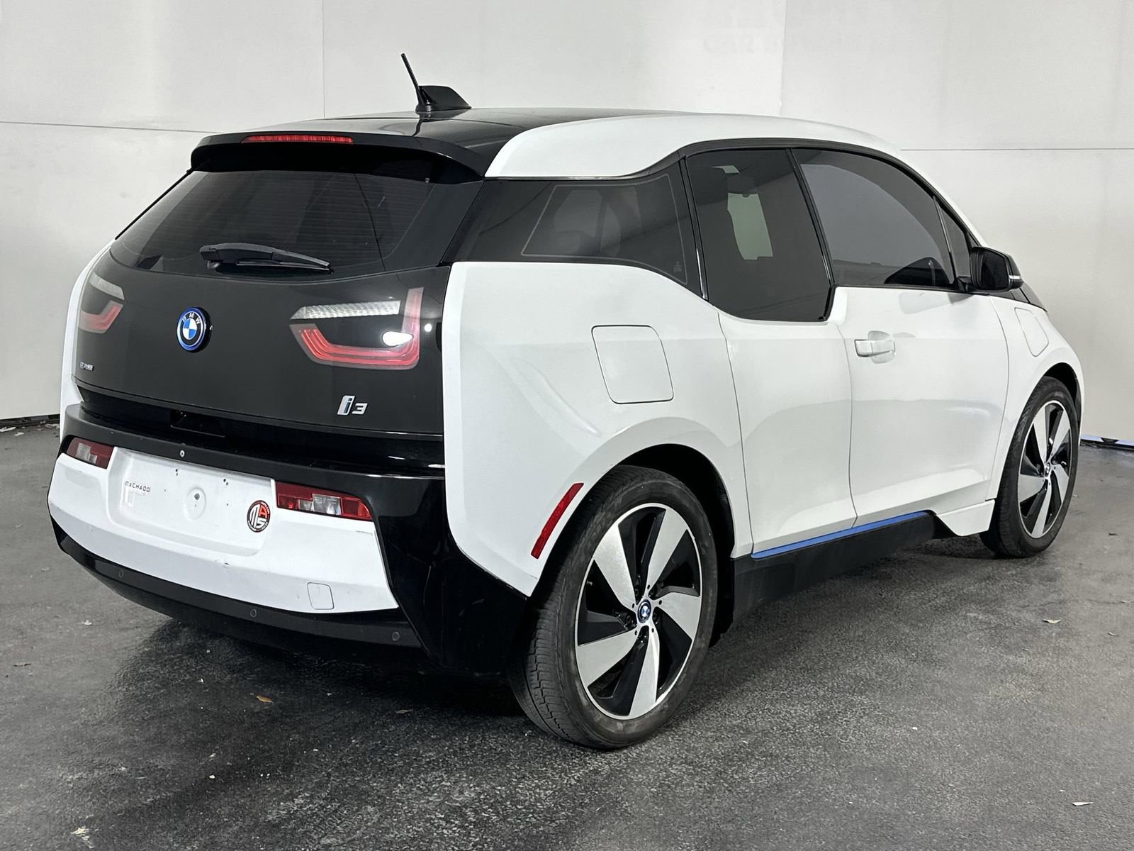 Used 2017 BMW i3 w/ Range Extender image 11