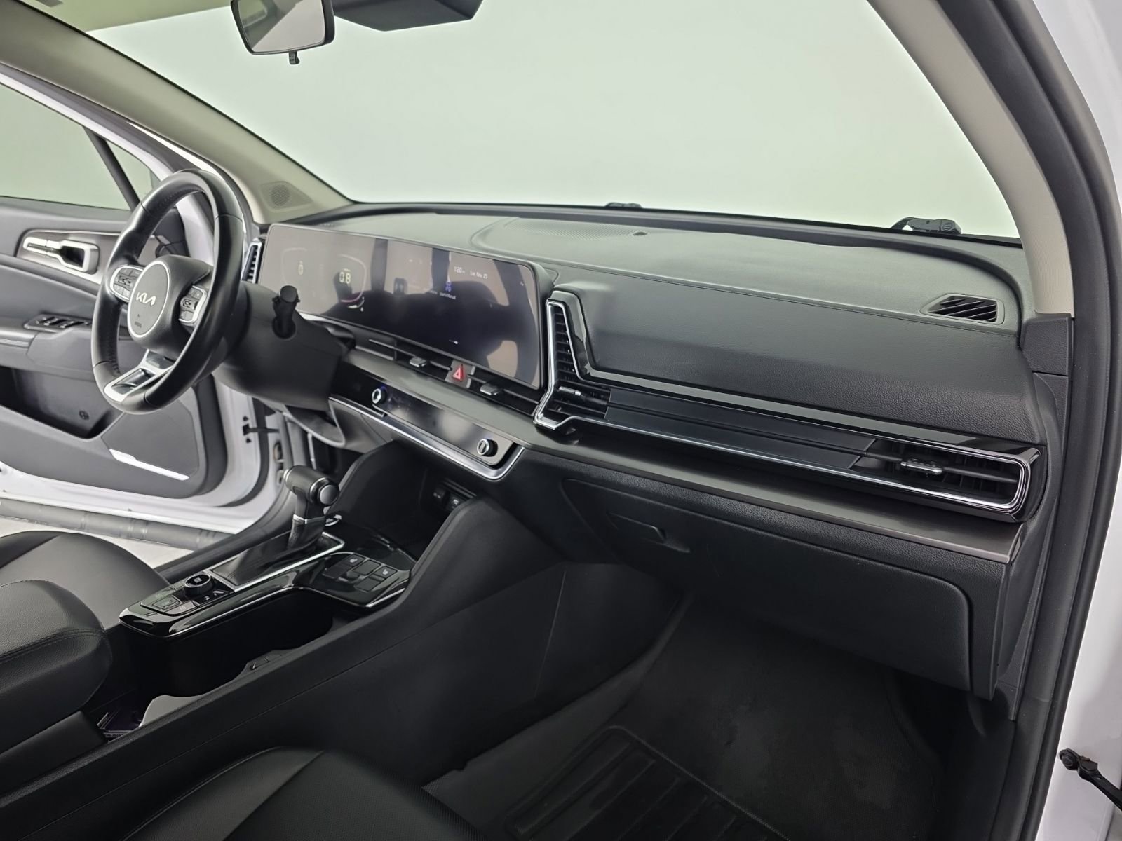 Used 2023 Kia Sportage EX image 30