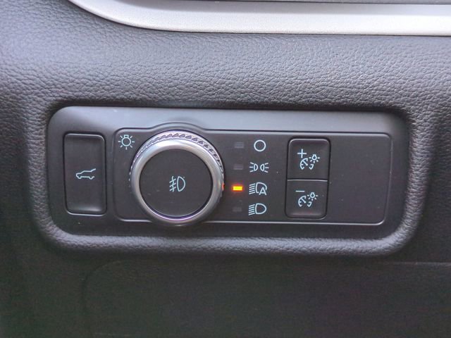 Used 2022 Ford Explorer XLT w/ Equipment Group 202A image 20