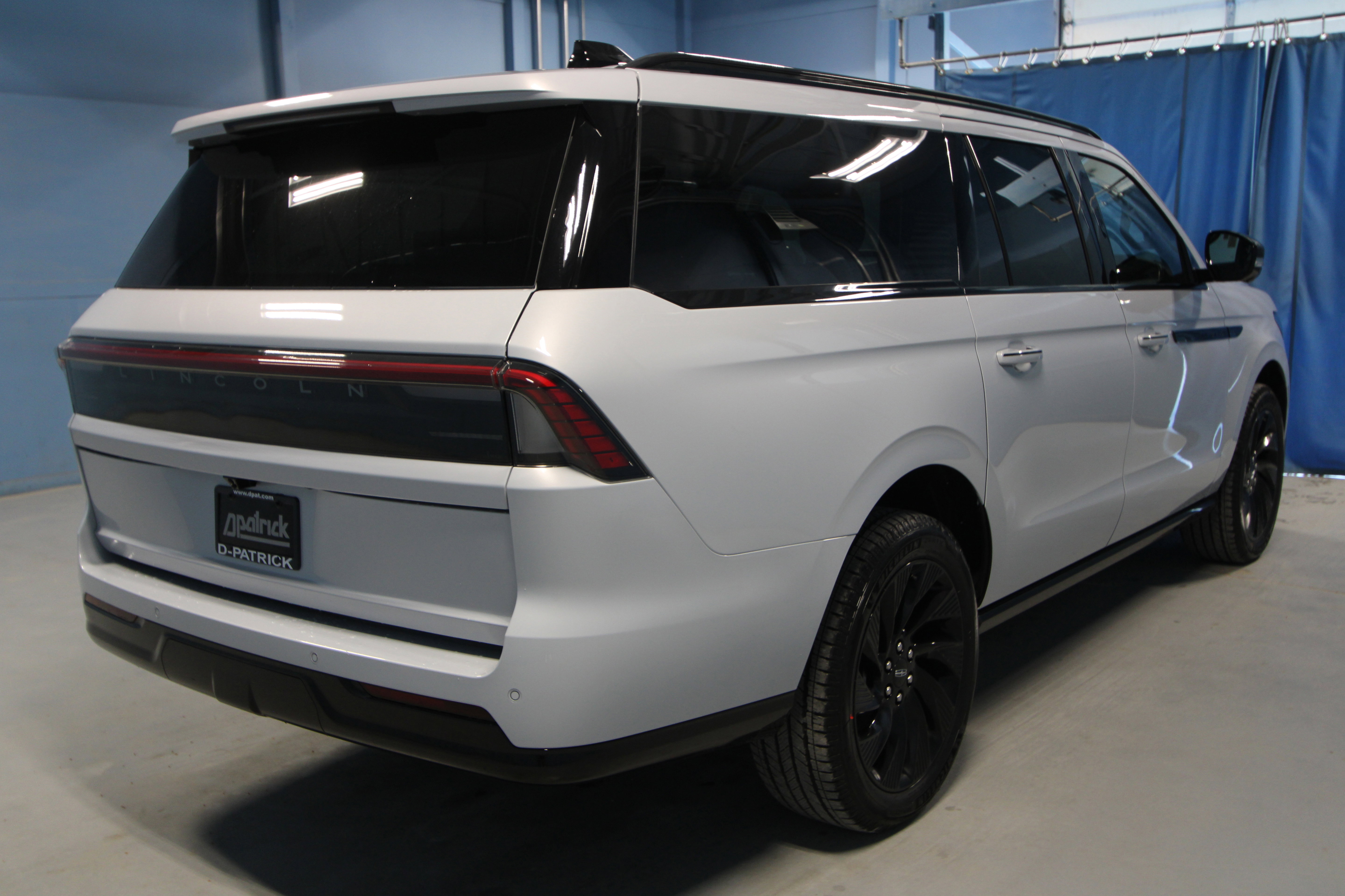 New 2026 Lincoln Navigator L Reserve w/ Jet Appearance Package AWD/4WD image 30