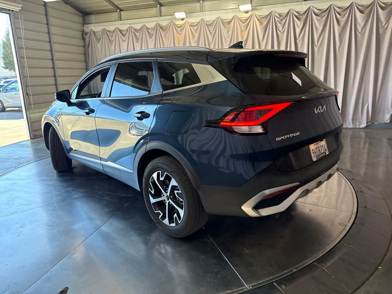 Used 2023 Kia Sportage EX AWD/4WD image 6