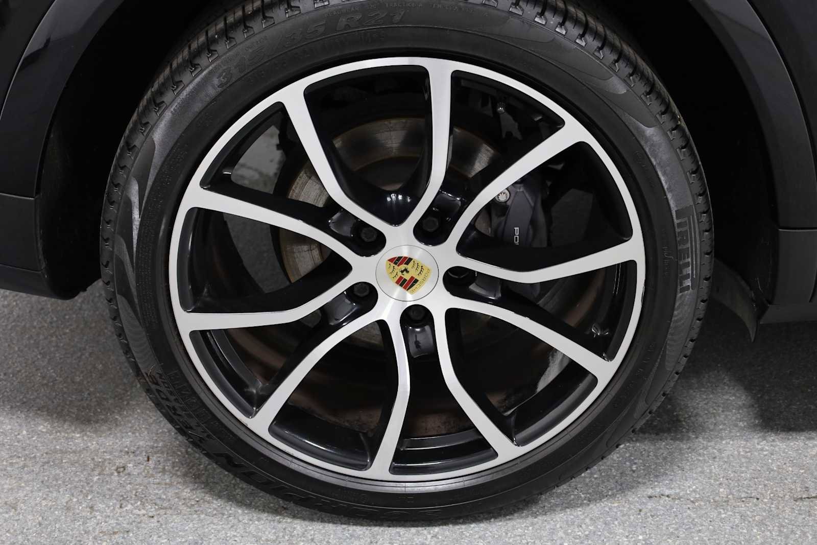 Used 2022 Porsche Cayenne image 45