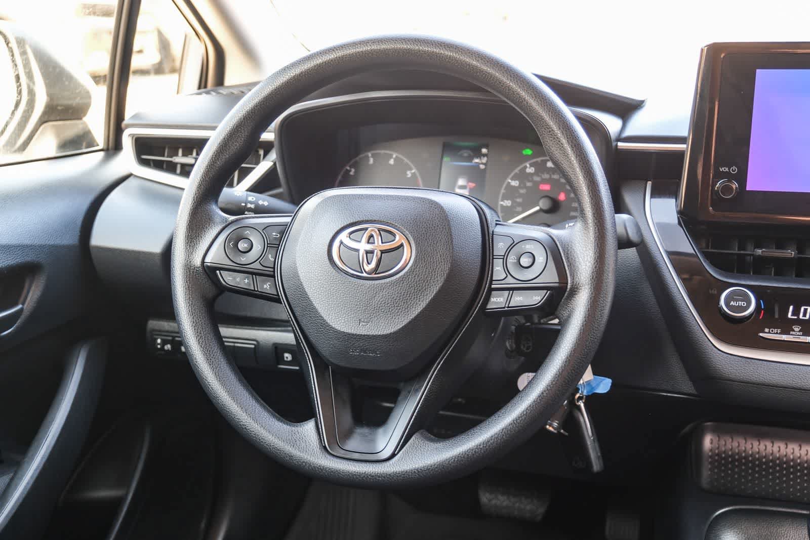 Used 2025 Toyota Corolla LE FWD image 17