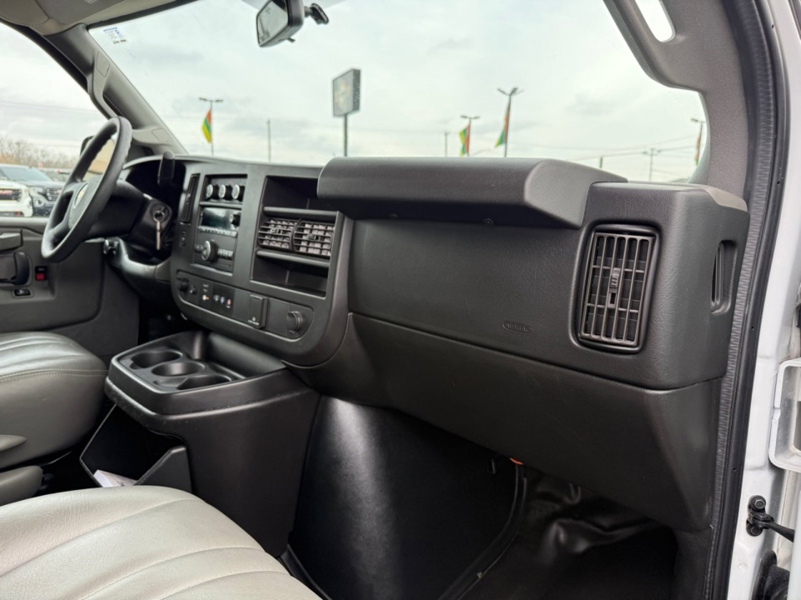 Used 2018 Chevrolet Express 2500 w/ Driver Convenience Package image 12