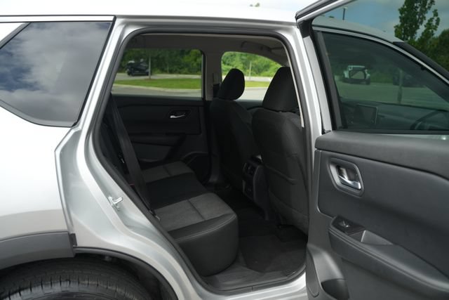 Used 2025 Nissan Rogue SV FWD image 22