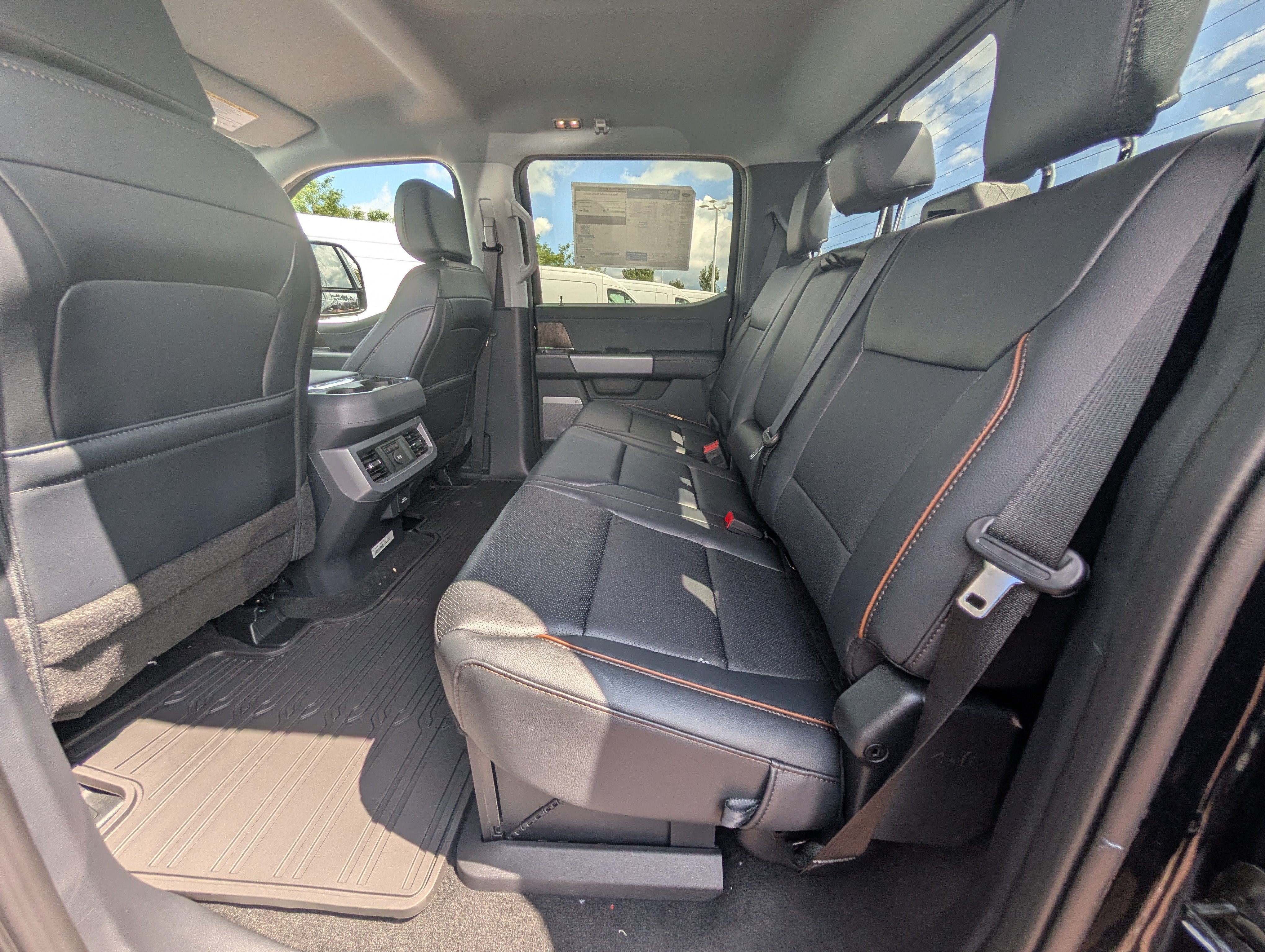 New 2026 Ford F250 Lariat w/ Black Appearance Package AWD/4WD image 10