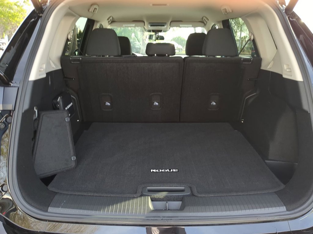 Certified 2026 Nissan Rogue SV FWD image 13