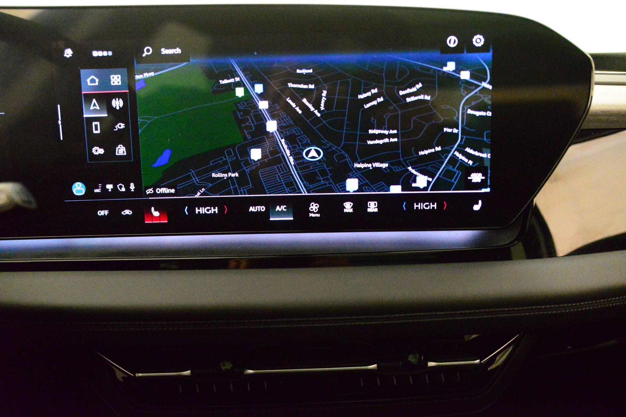 Certified 2025 Audi Q6 e-tron Premium w/ Convenience Package image 29