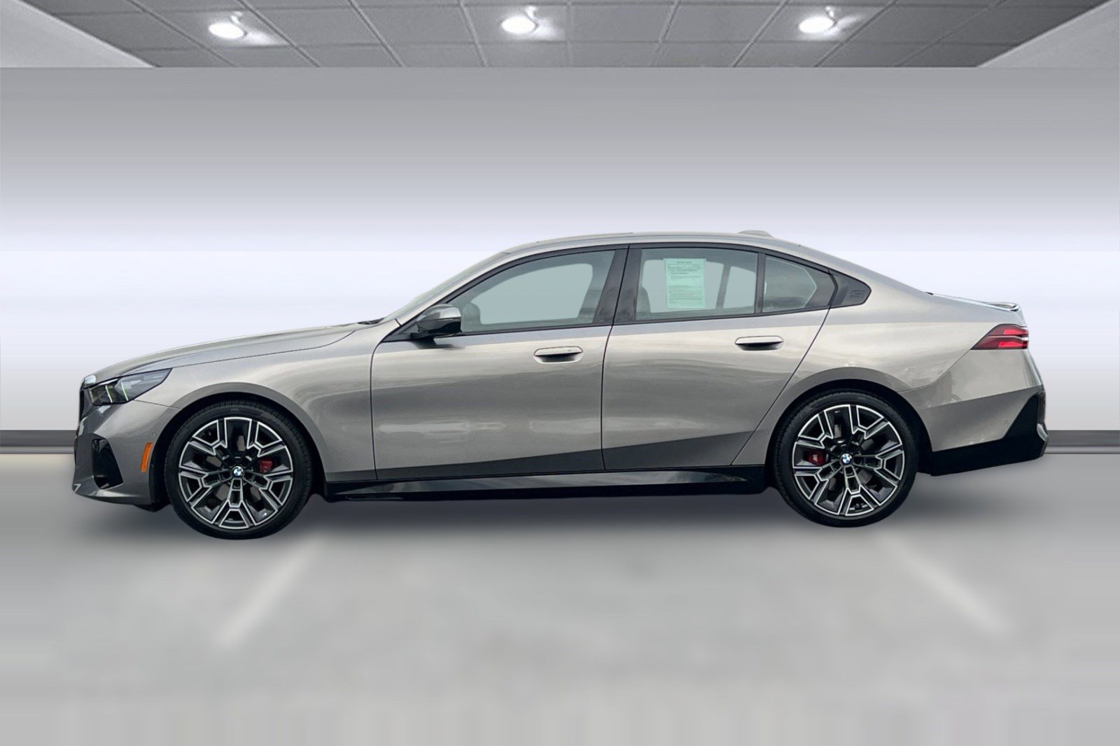 Used 2026 BMW 530i w/ M Sport Package image 2