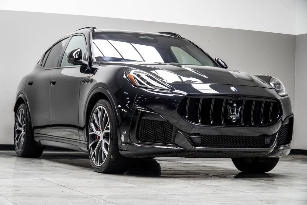 Used 2024 Maserati Grecale Trofeo image 4