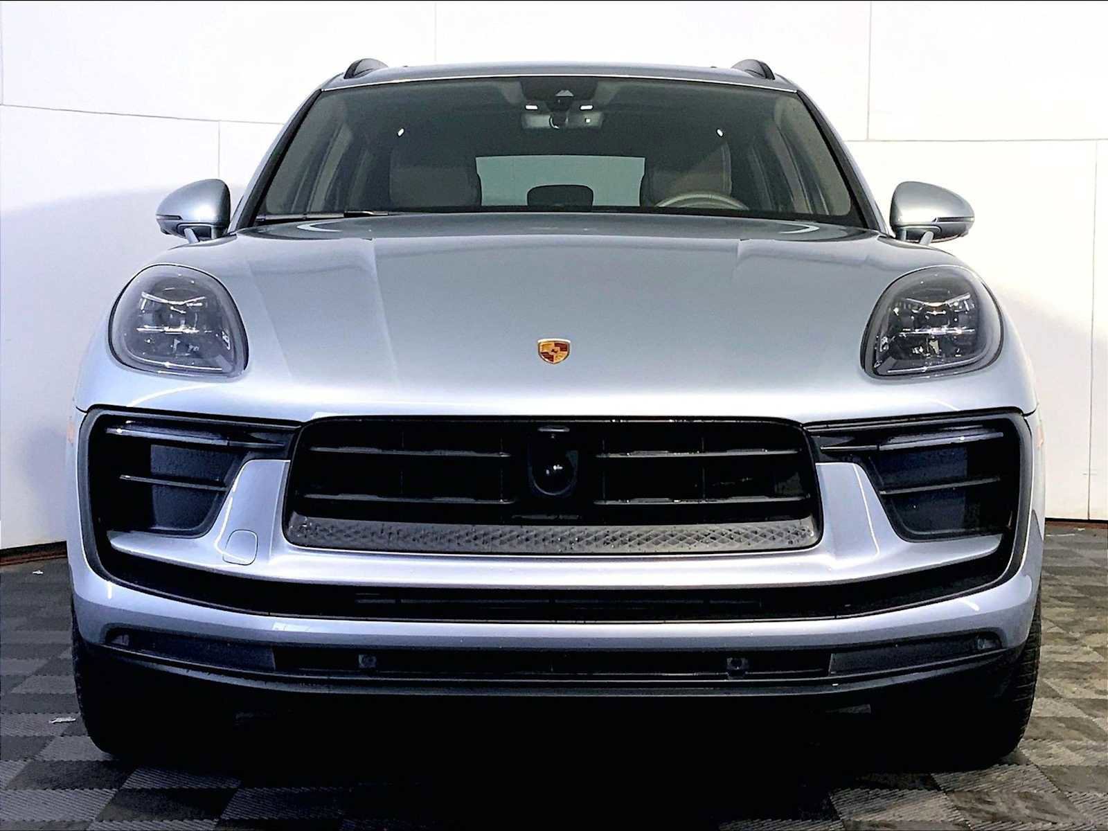 Certified 2023 Porsche Macan image 10