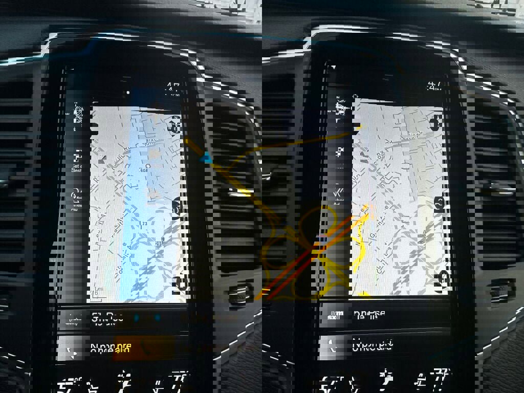 Used 2021 Volvo XC90 T6 Momentum image 16