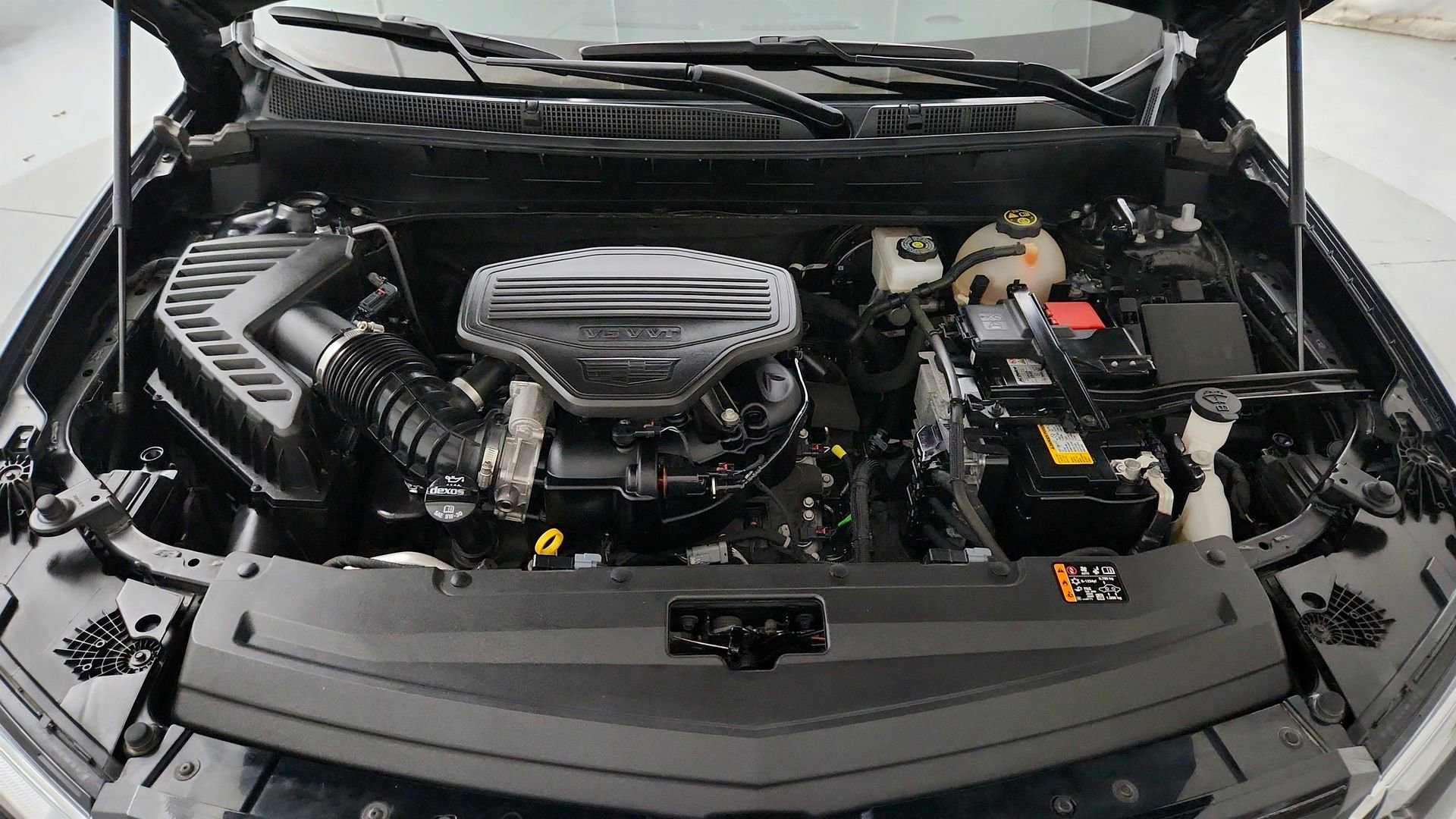 Certified 2024 Cadillac XT6 Sport w/ LPO, Floor Liner Package AWD/4WD image 27