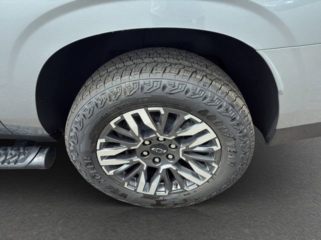 New 2026 Chevrolet Suburban Z71 w/ Comfort Package AWD/4WD image 9