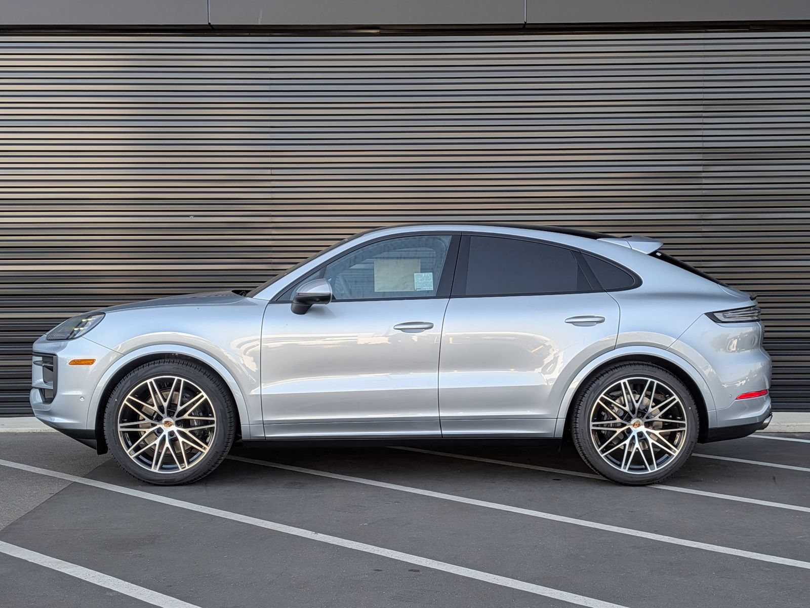 New 2026 Porsche Cayenne Coupe AWD/4WD image 2