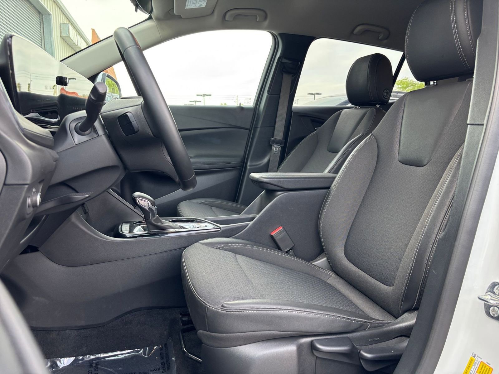 Used 2025 Buick Encore GX Preferred FWD image 25