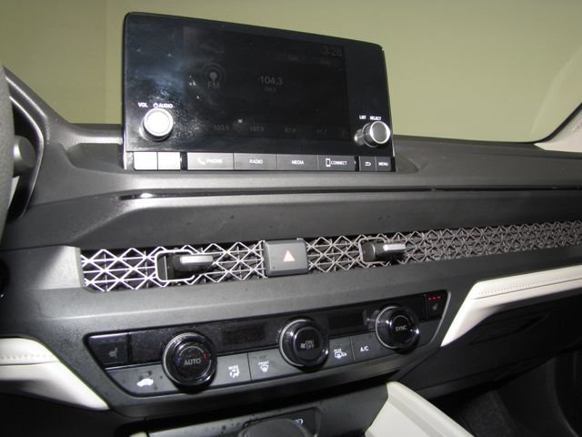 Certified 2025 Honda Accord SE image 7