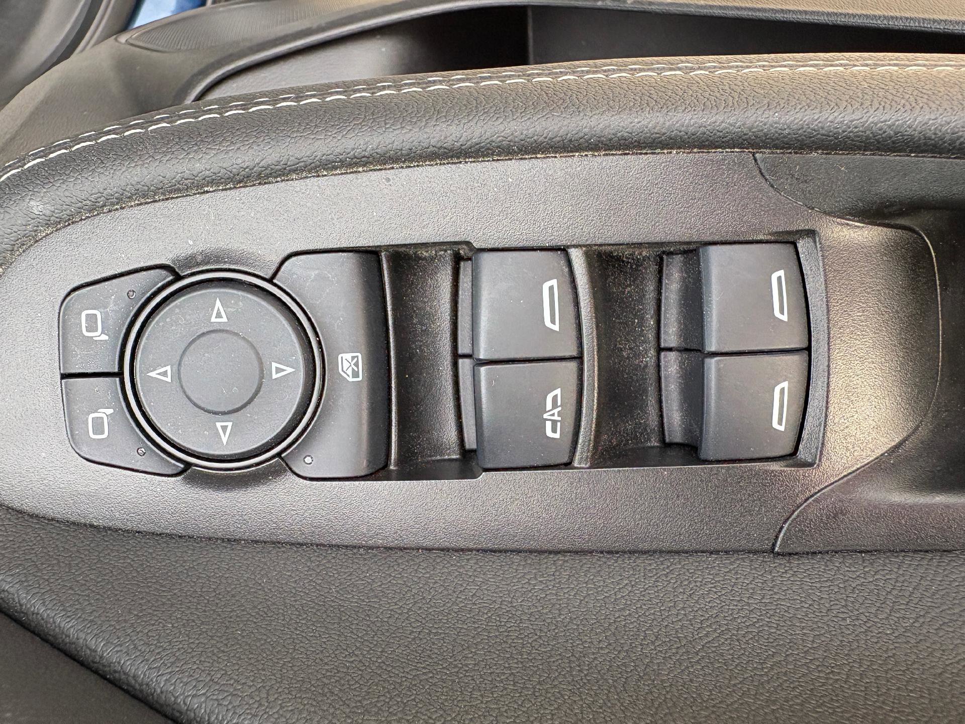 Used 2023 Buick Encore GX Preferred w/ Cold Weather Comfort Package image 17