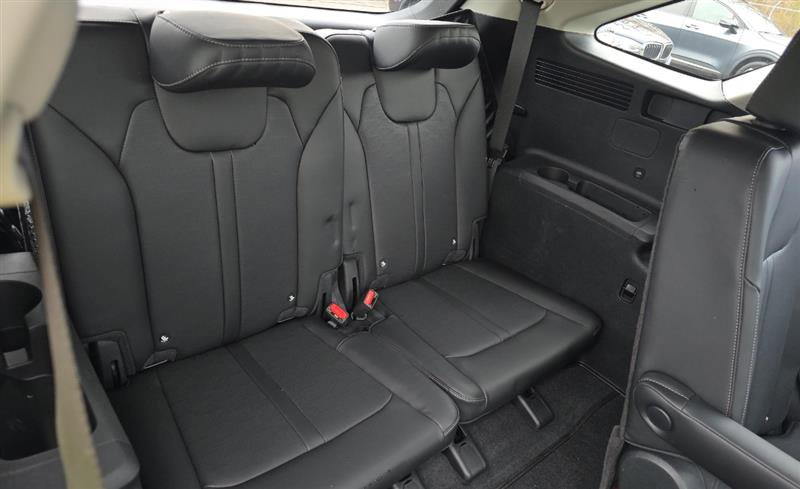 Used 2025 Kia Sorento SX image 8