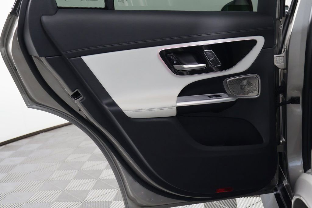 Used 2023 Mercedes-Benz GLC 300 image 13