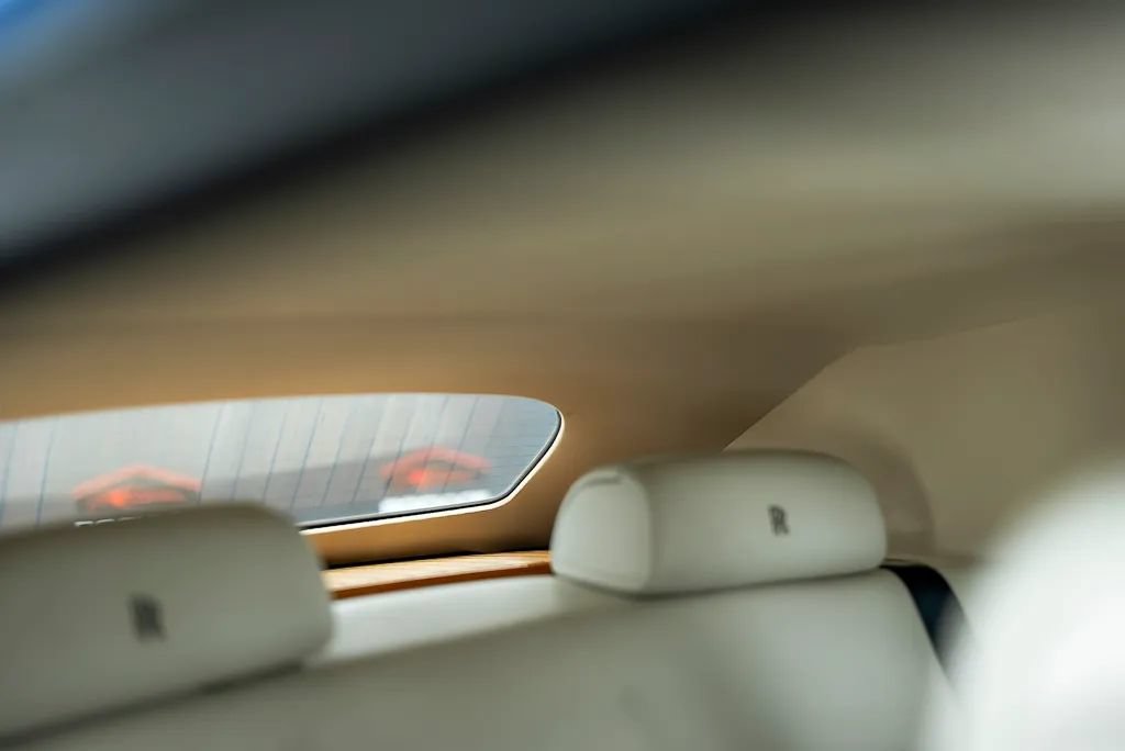Used 2010 Rolls-Royce Phantom Drophead Coupe RWD image 25