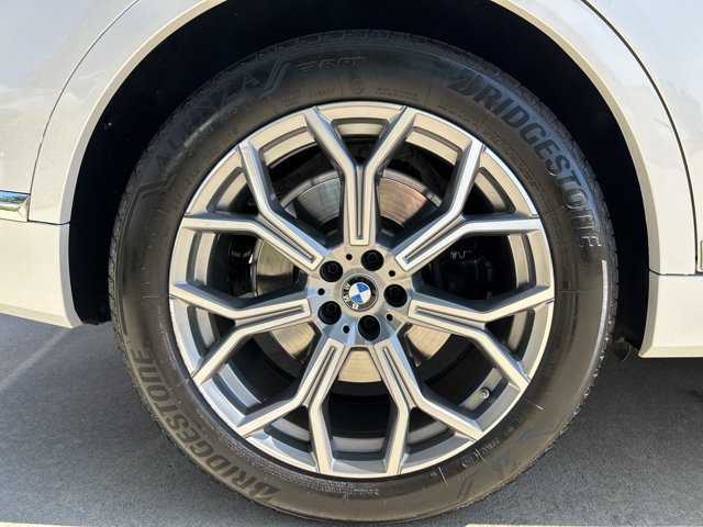 Used 2022 BMW X7 xDrive40i w/ Executive Package AWD/4WD image 27